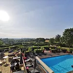 Les Terrasses De - & - Restaurant & 酒店