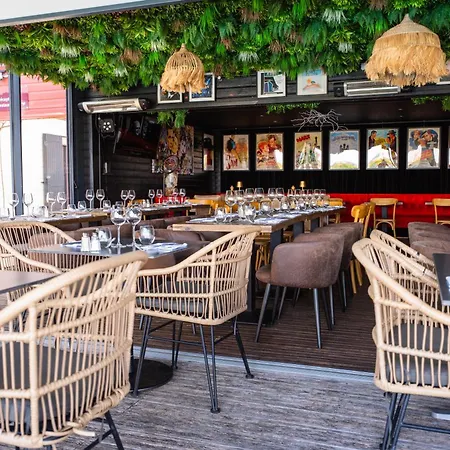 Les Terrasses De - & - Restaurant & 酒店