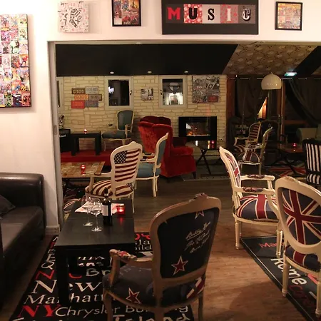 Les Terrasses De - & - Restaurant & Hotel