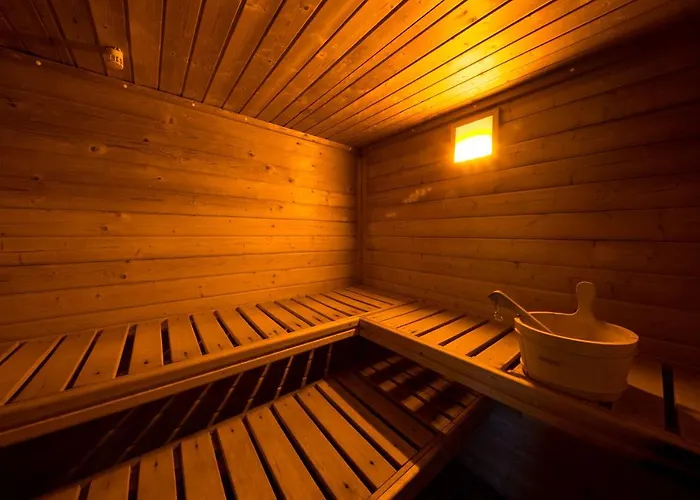 Hotel Les Terrasses De - & - Restaurant & Saumur