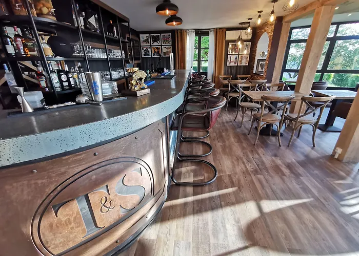 Les Terrasses De - & - Restaurant & Saumur